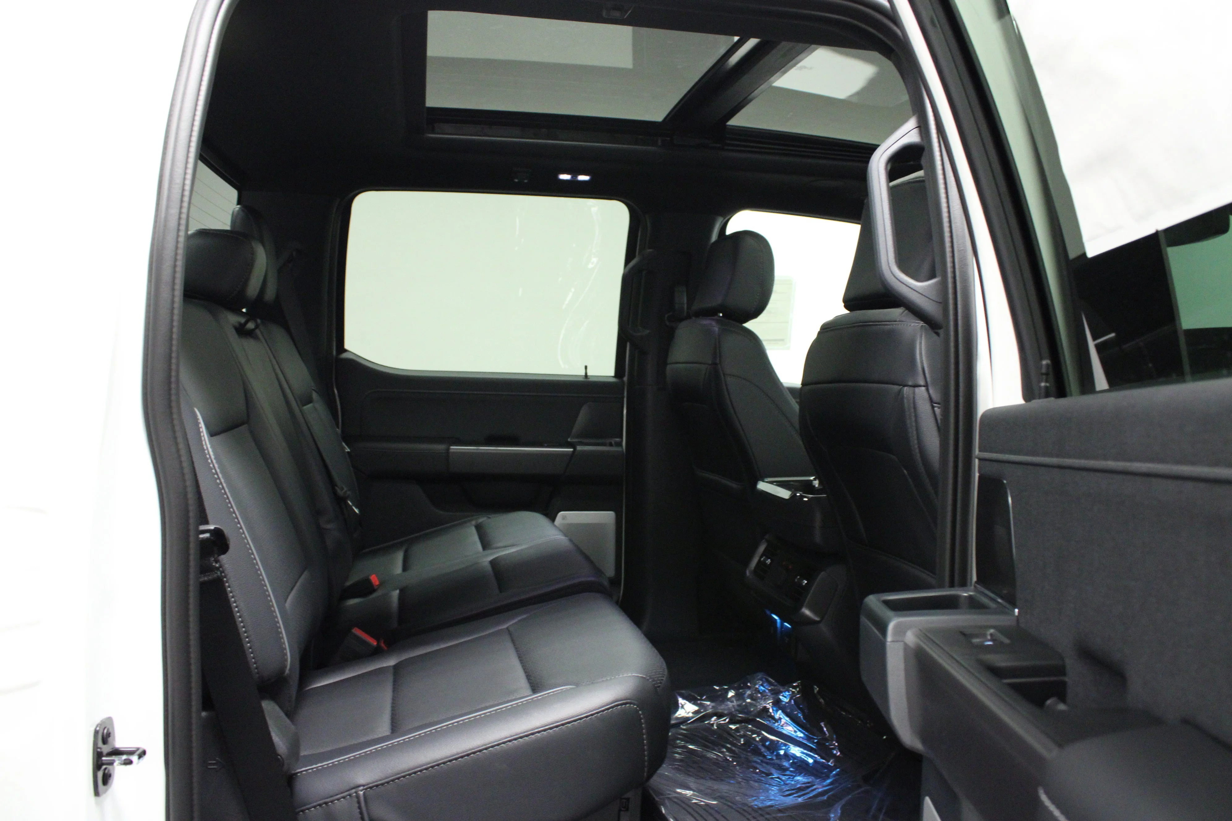 New 2026 Star White Metallic Tri-Coat Ford Lariat® image 16