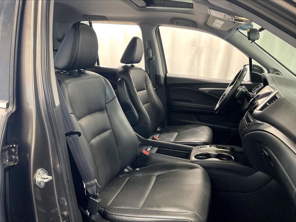 Used 2020 Brown Honda RTL image 11