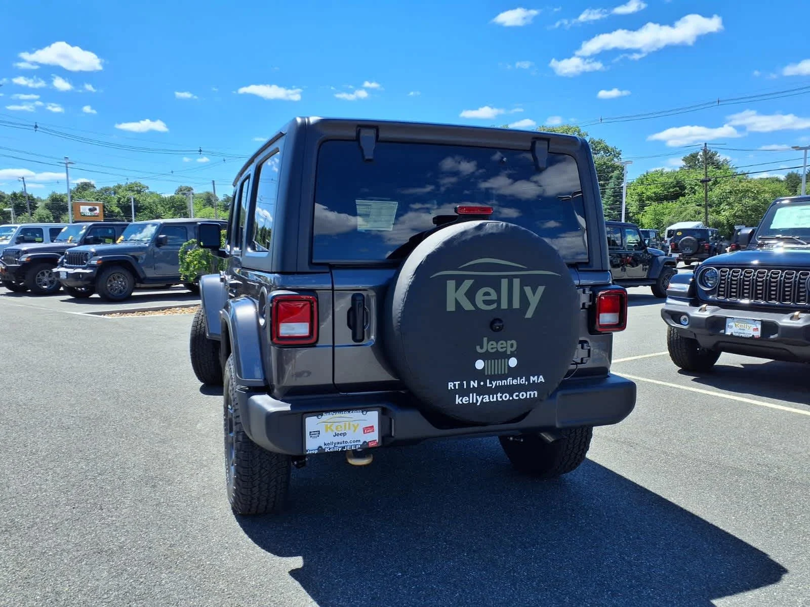 New 2026 Granite Crystal Metallic Clearcoat Jeep 85th Anniversary image 10