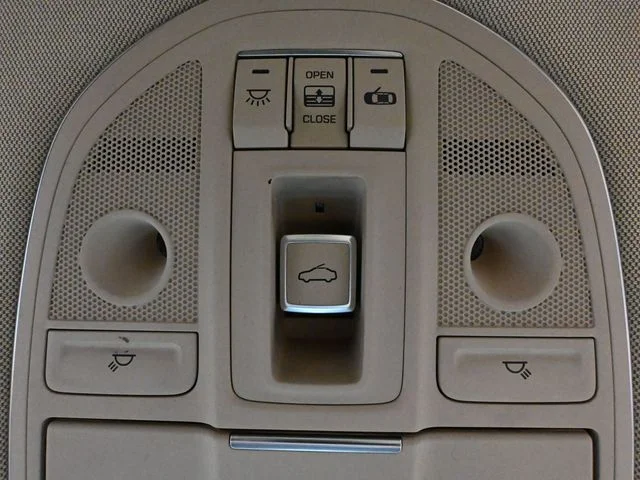 2015 Hyundai Genesis Base - Photo 36