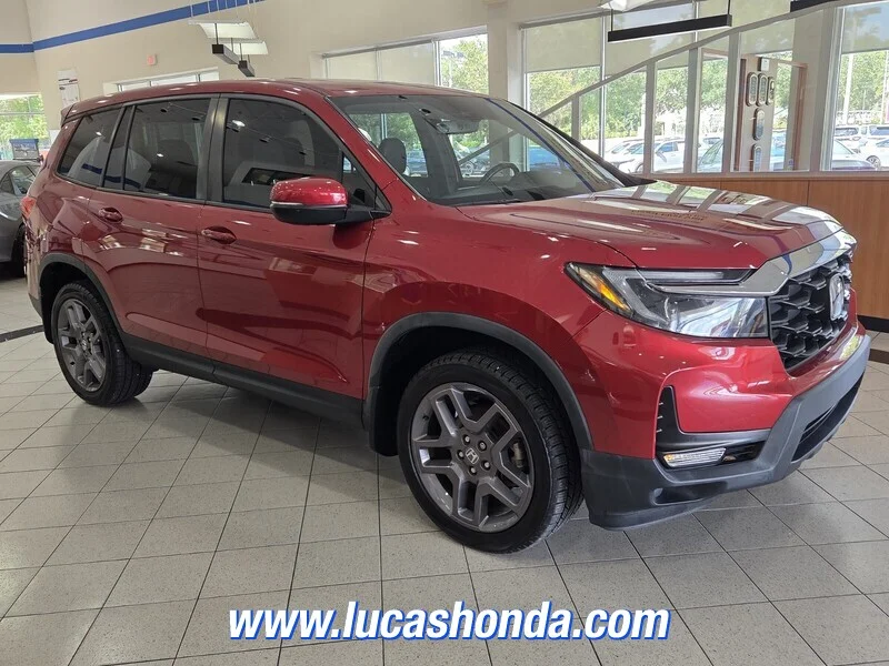 Used 2023 Red Honda EX-L AWD image 3