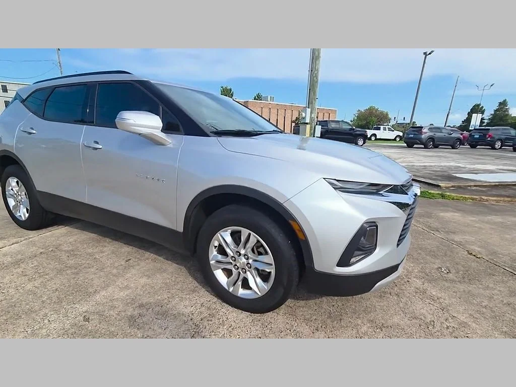 Used 2019 Silver Chevrolet Base image 33