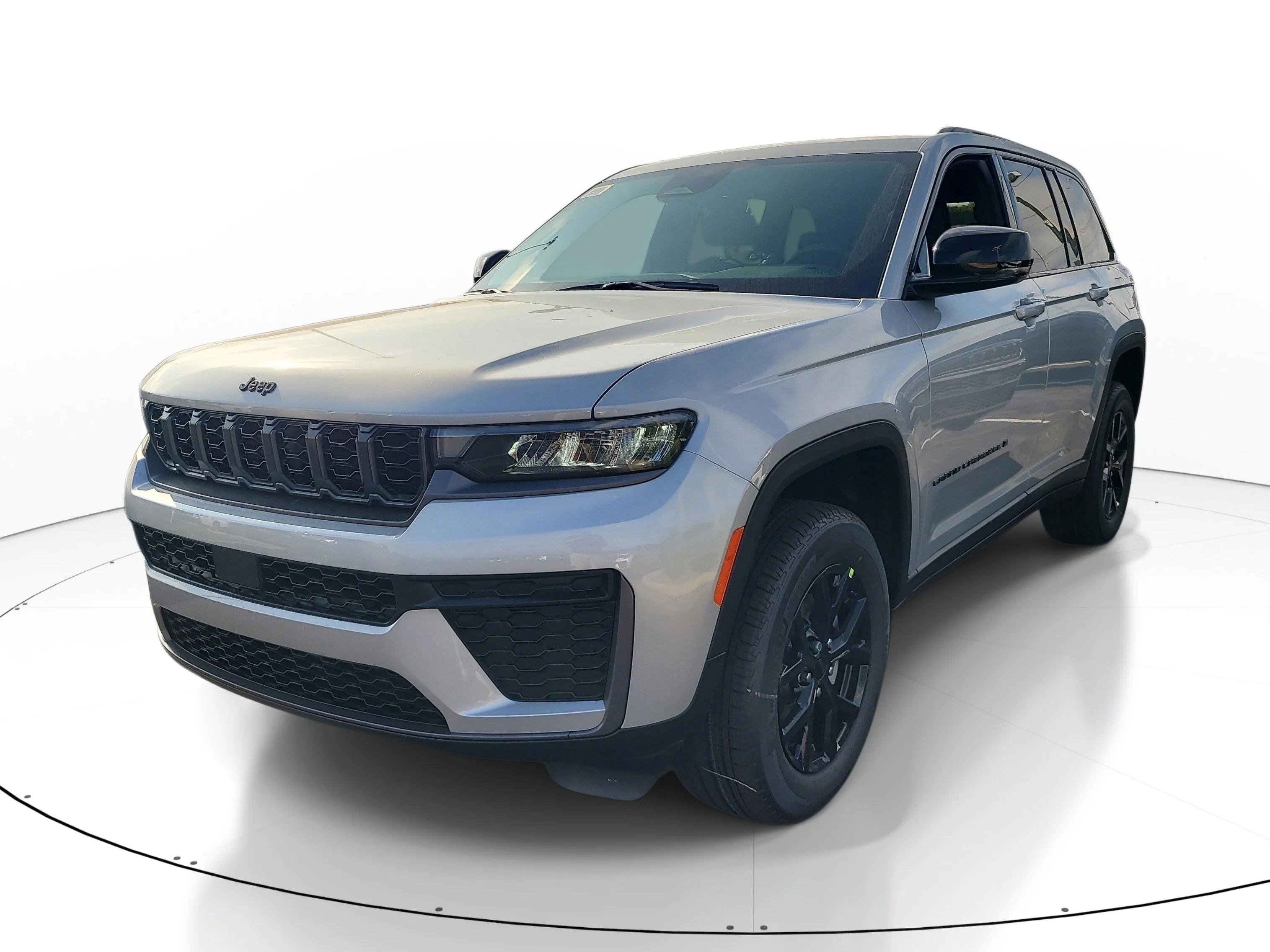 New 2026 Silver Zynith Jeep Laredo Altitude image 4