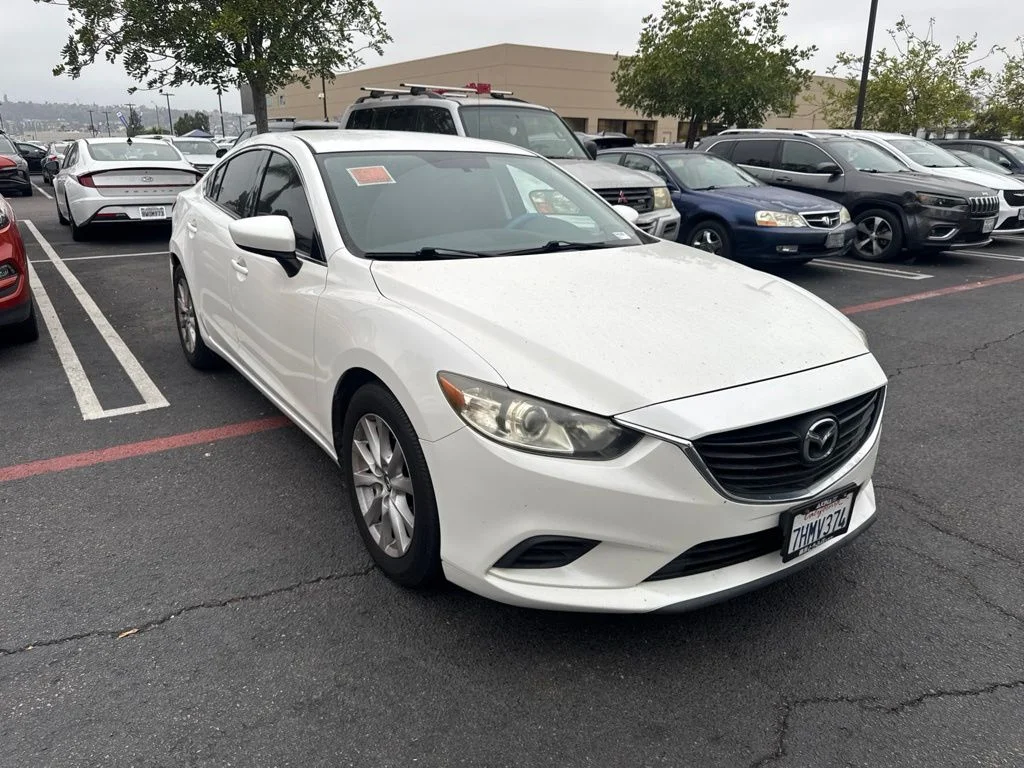 Used 2015 White Mazda i Sport image 4