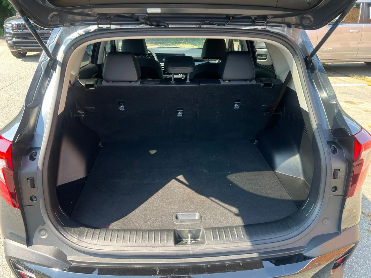 Used 2024 Gray Kia X-Line image 15