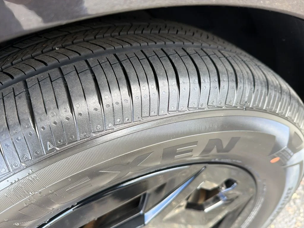 Used 2025 Gray Kia LXS image 27