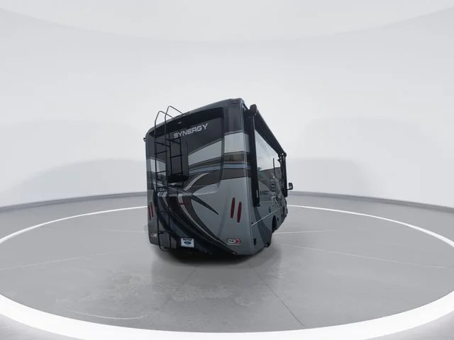 Used 2016  Mercedes-Benz Base image 9