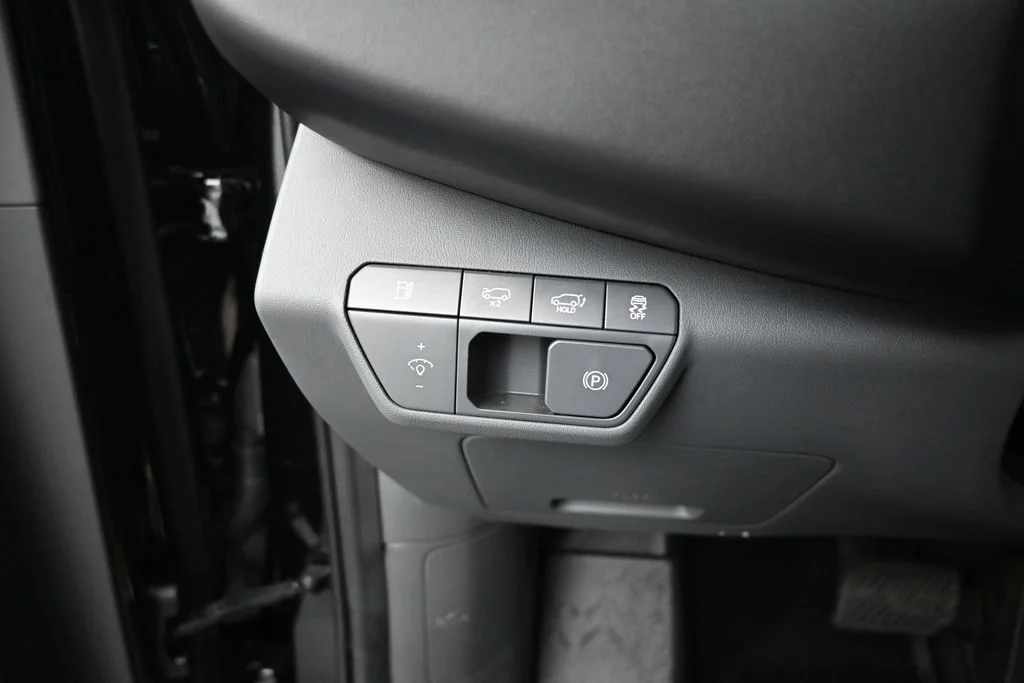 Used 2024 Black Kia Light Long Range image 13