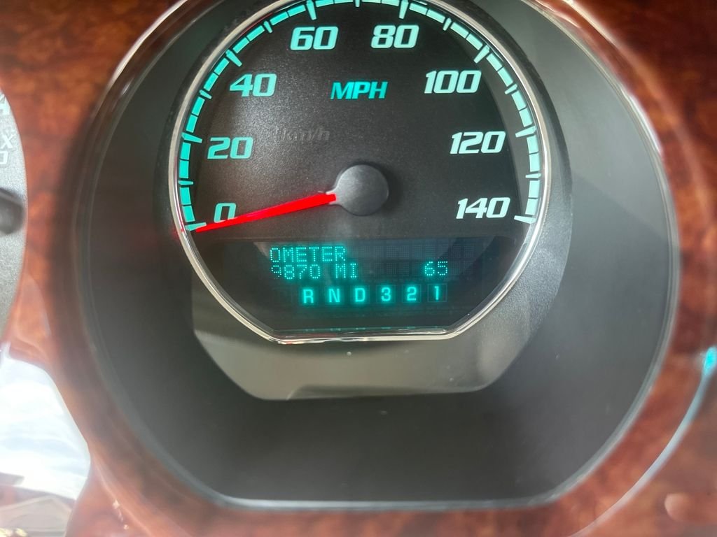 Used 2010 Silver Buick CXL Premium image 27