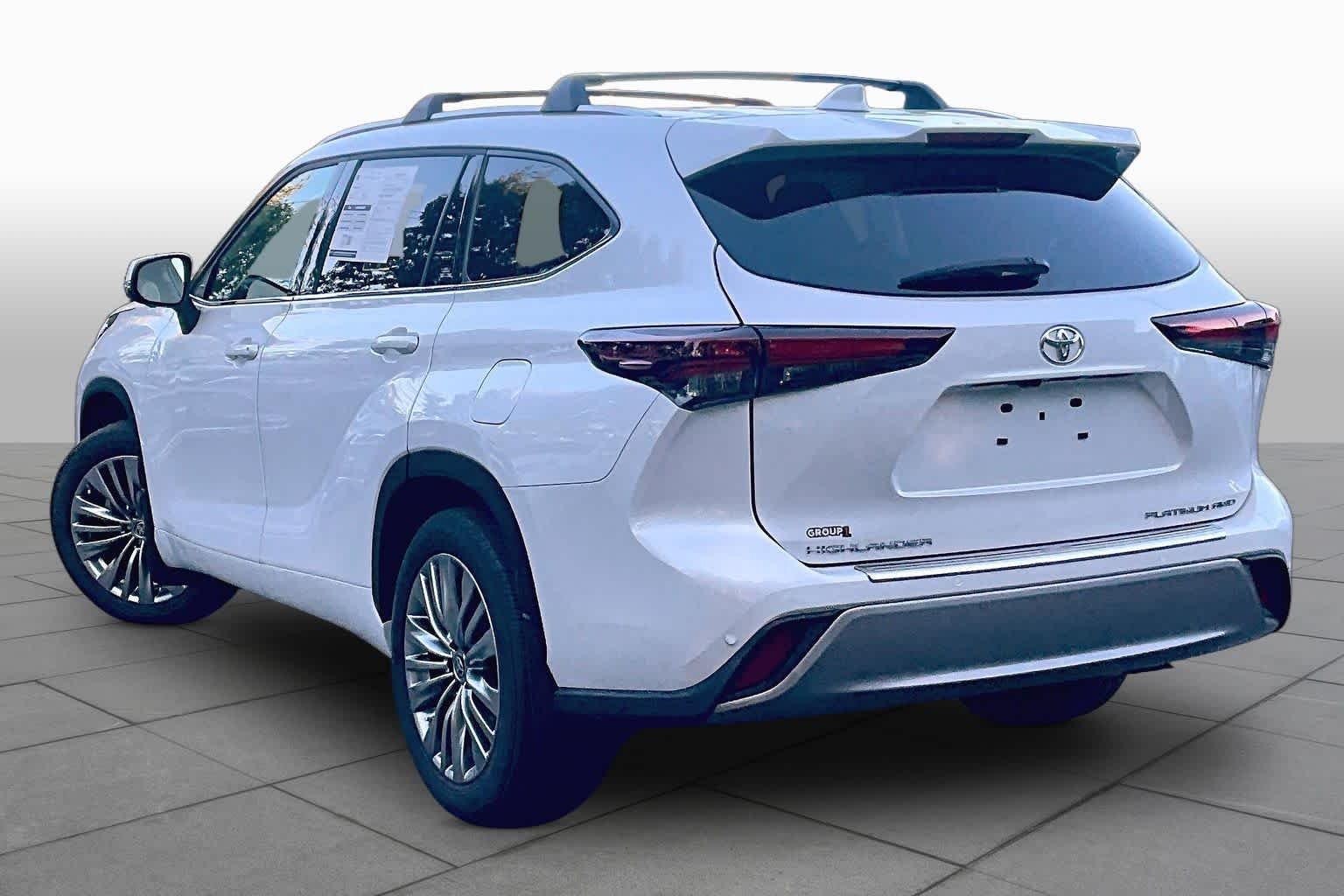 Used 2024 Wind Chill Pearl Toyota Platinum image 12