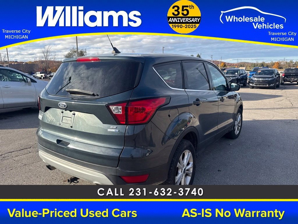 Used 2019  Ford SE image 17