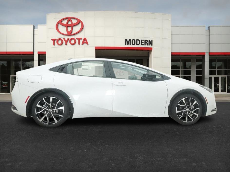 New 2026 Wind Chill Pearl Toyota XSE Premium image 26