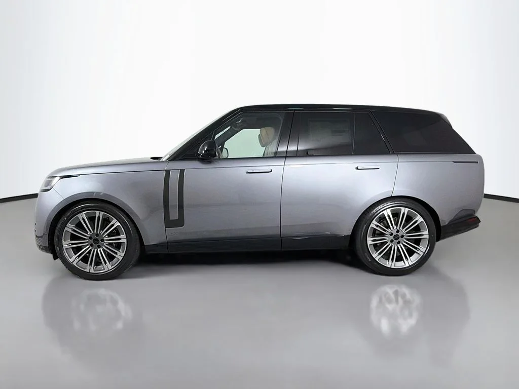 New 2026 Eiger Grey Land Rover SE image 8