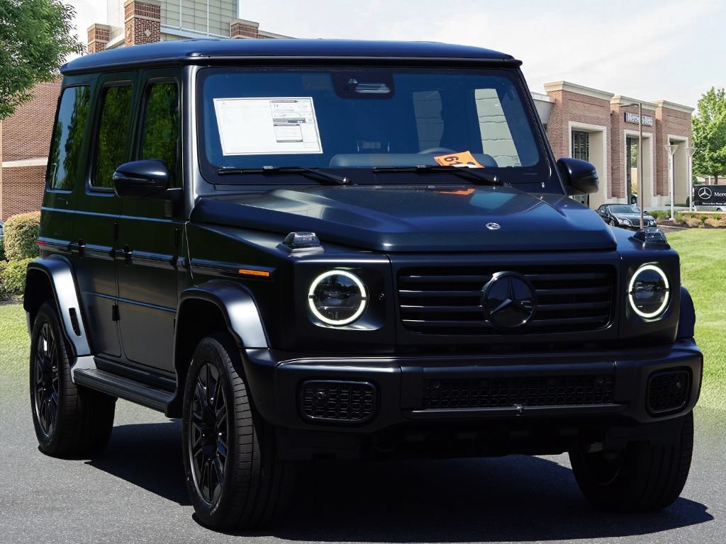New 2027 MANUFAKTUR Night Black Magno Mercedes-Benz G 580 image 3