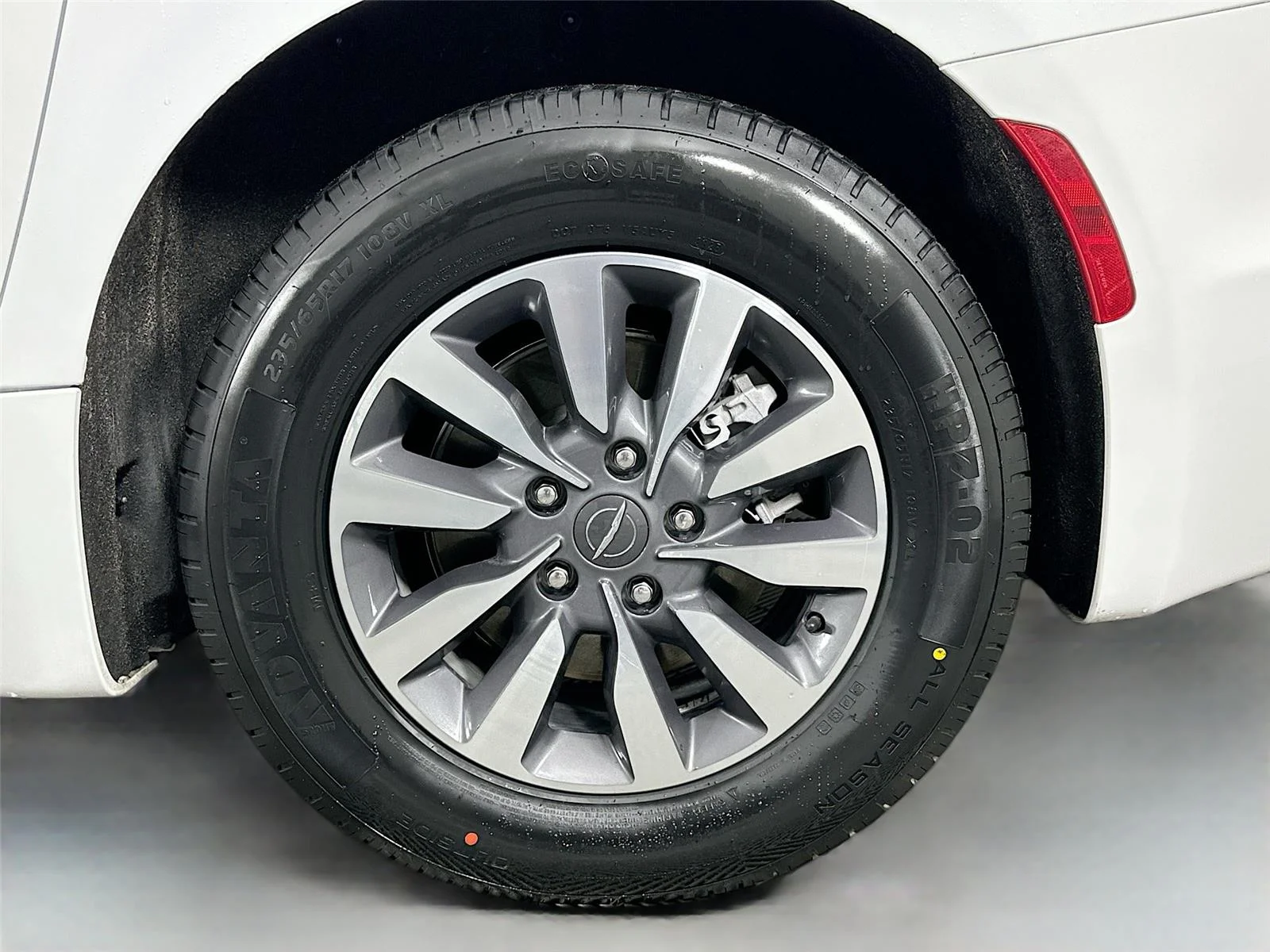 2024 Chrysler Pacifica PHEV Select - Photo 31