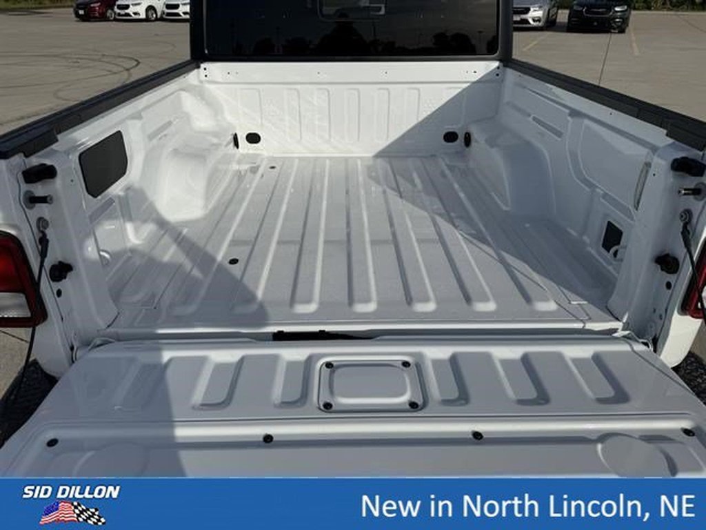 New 2026 Bright White Clear-Coat Exterior Paint Jeep 85th Anniversary Edition image 7