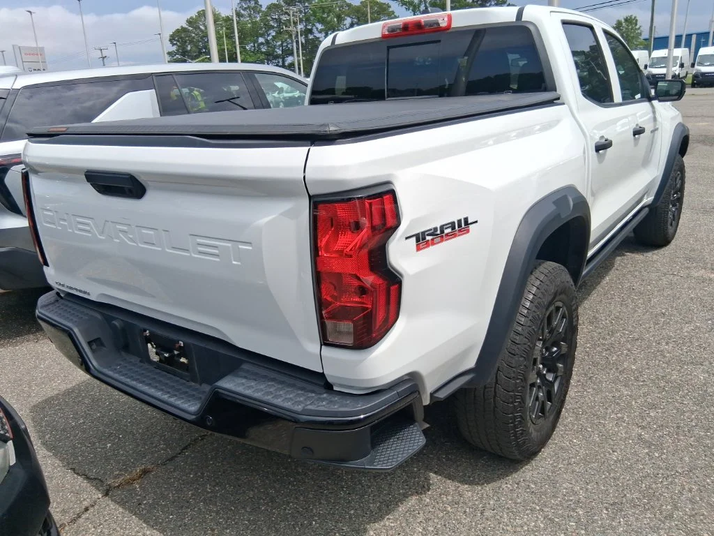 Used 2024 White Chevrolet Trail Boss image 3