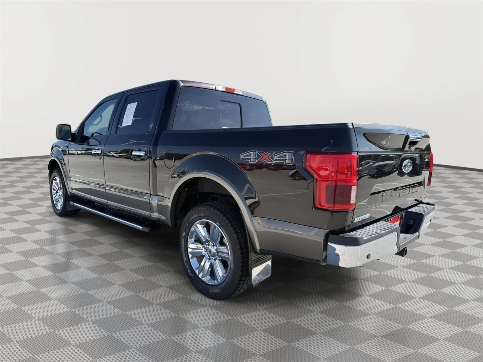 Used 2019 Magma Red/Stone Gray Ford LARIAT image 3