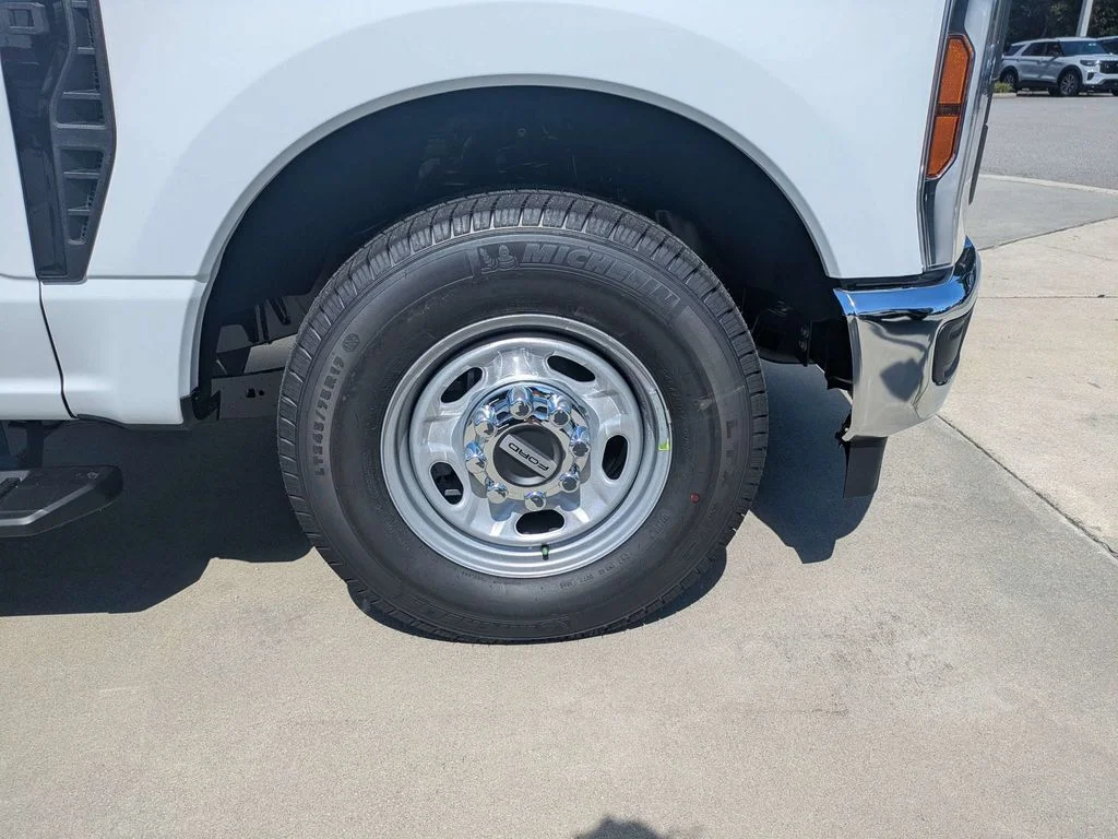 New 2027 Oxford White Ford XL image 11