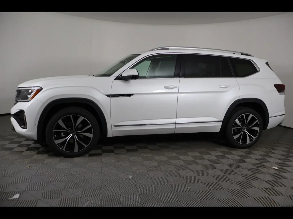 New 2026 White/off-white Volkswagen 2.0T SEL Premium R-Line image 2