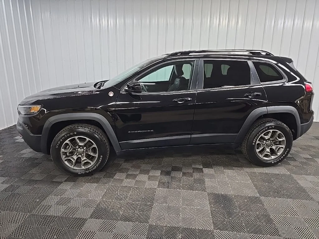 Used 2022 Black Jeep Trailhawk image 5