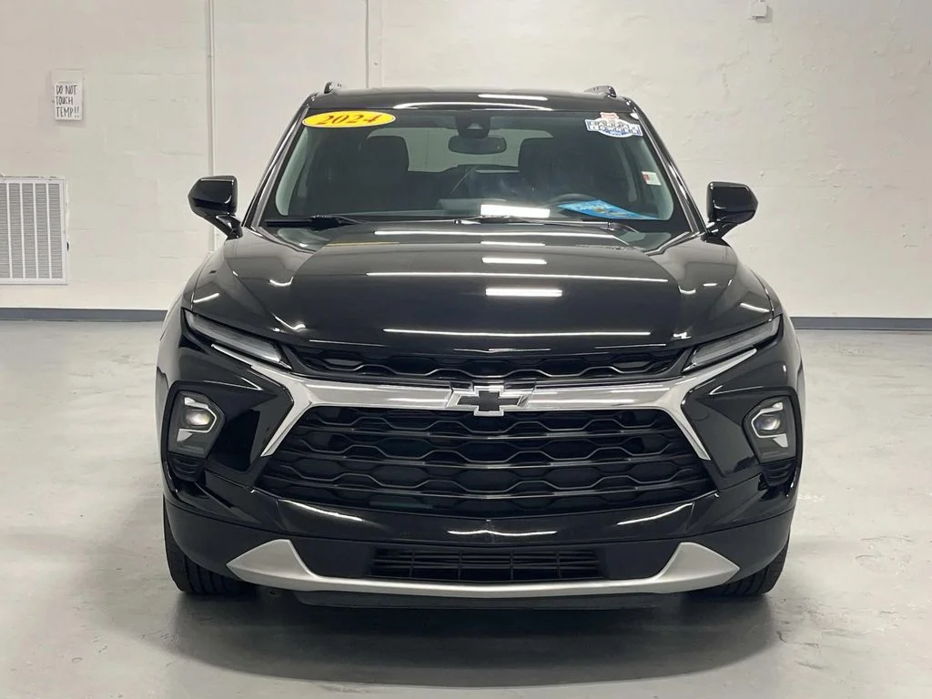 Used 2024 Black Chevrolet 2LT image 3