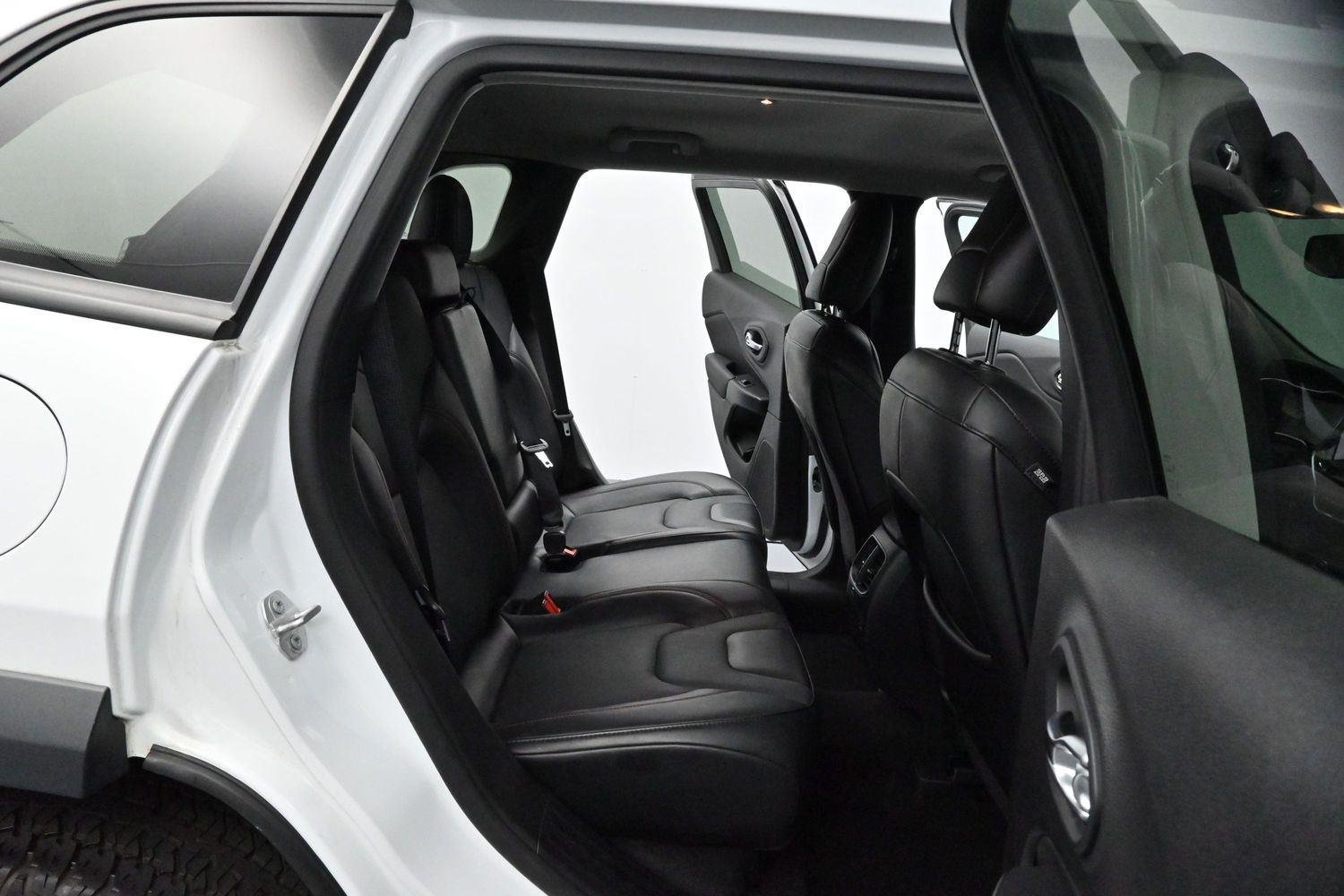 Used 2022 Bright White Clearcoat Jeep Trailhawk image 33