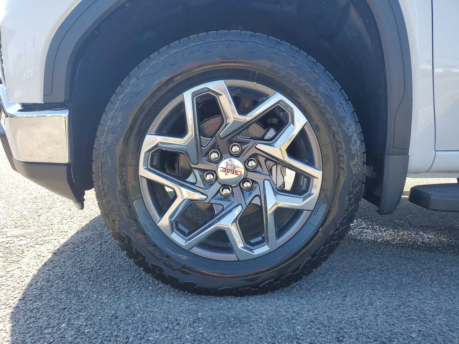 New 2026 Glacier White Tricoat GMC SLT image 11