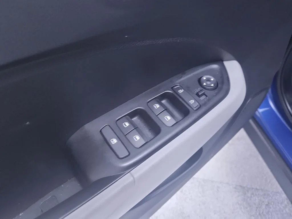 Used 2025 Blue Hyundai SEL image 13
