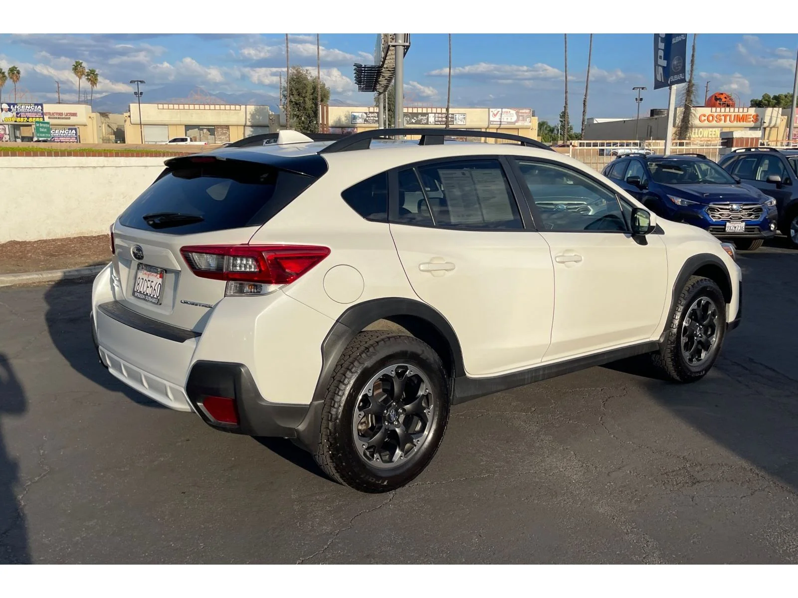 Used 2021 CRYSTAL WHITE PEA Subaru Premium image 5