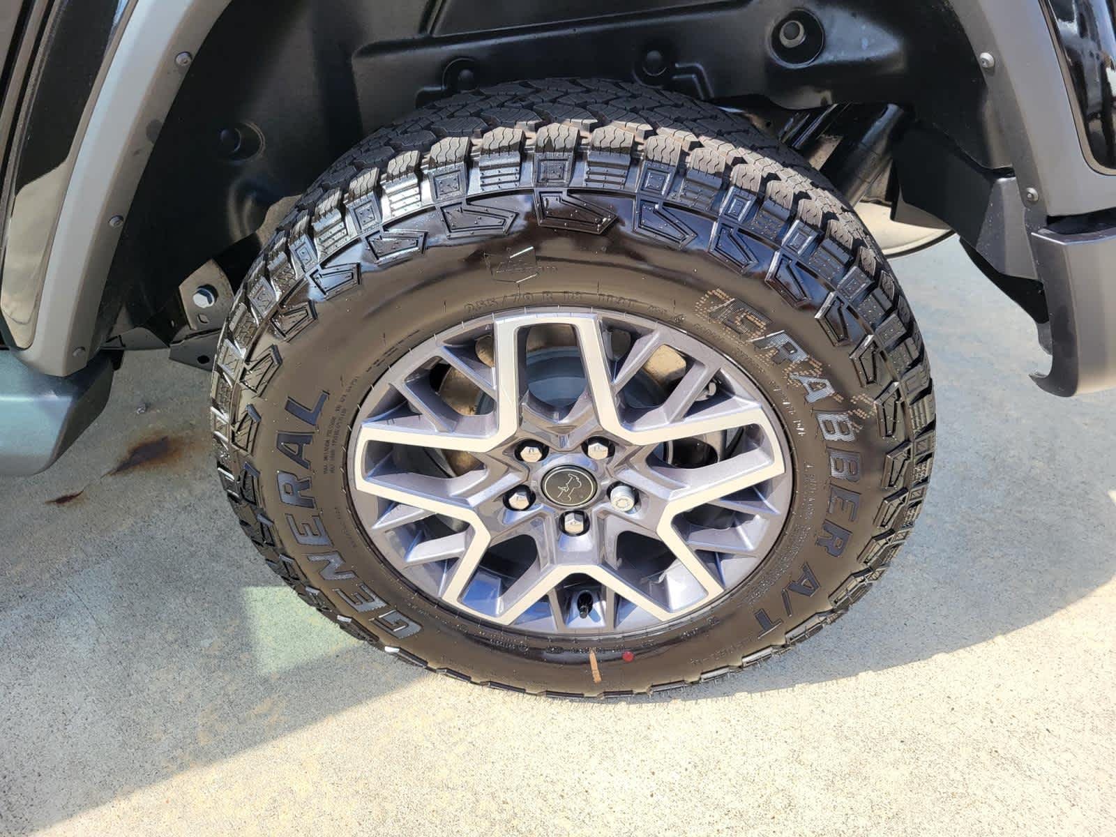 2025 Jeep Wrangler 4-Door Sahara - Photo 20