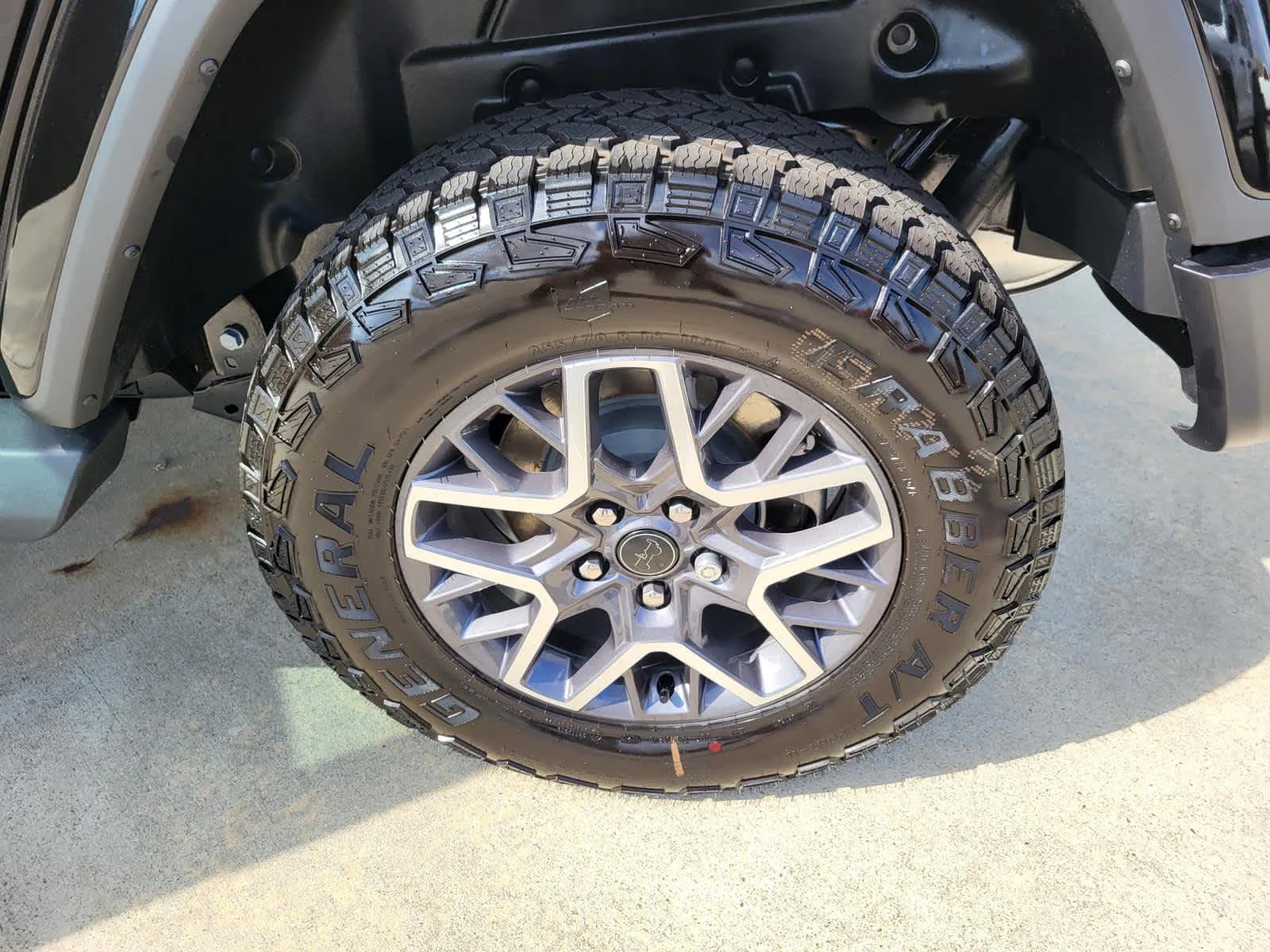 2025 Jeep Wrangler 4-Door Sahara - Photo 20