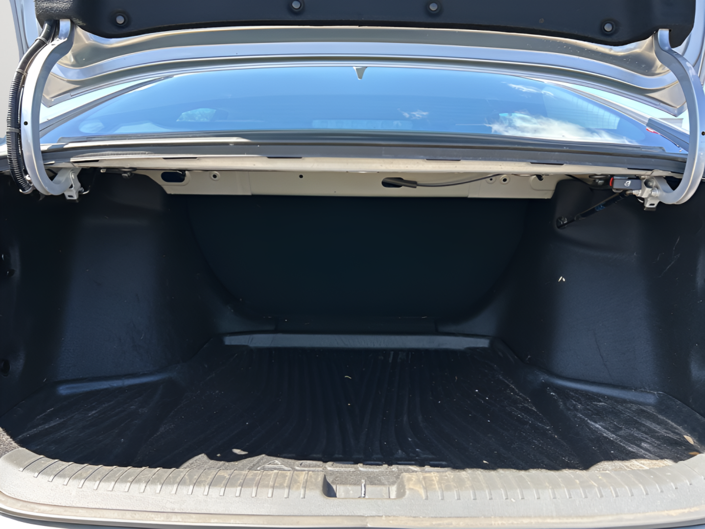 Used 2024 Silver Honda LX image 35