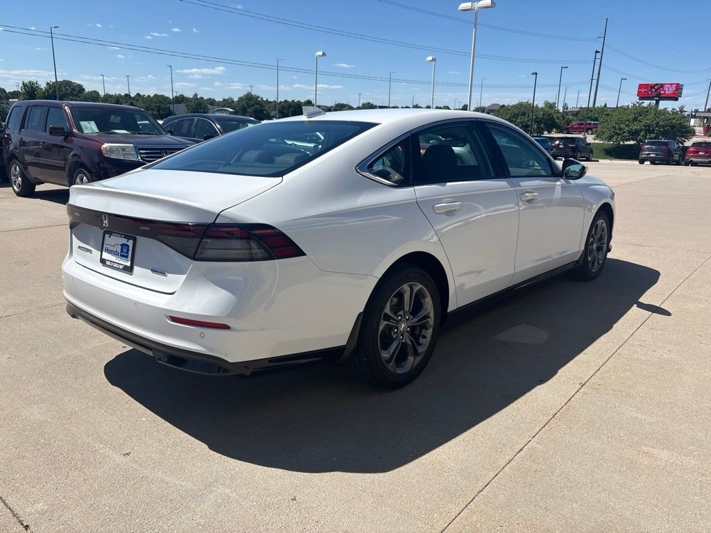 Certified Used 2023 Platinum White Pearl Honda EX-L image 5