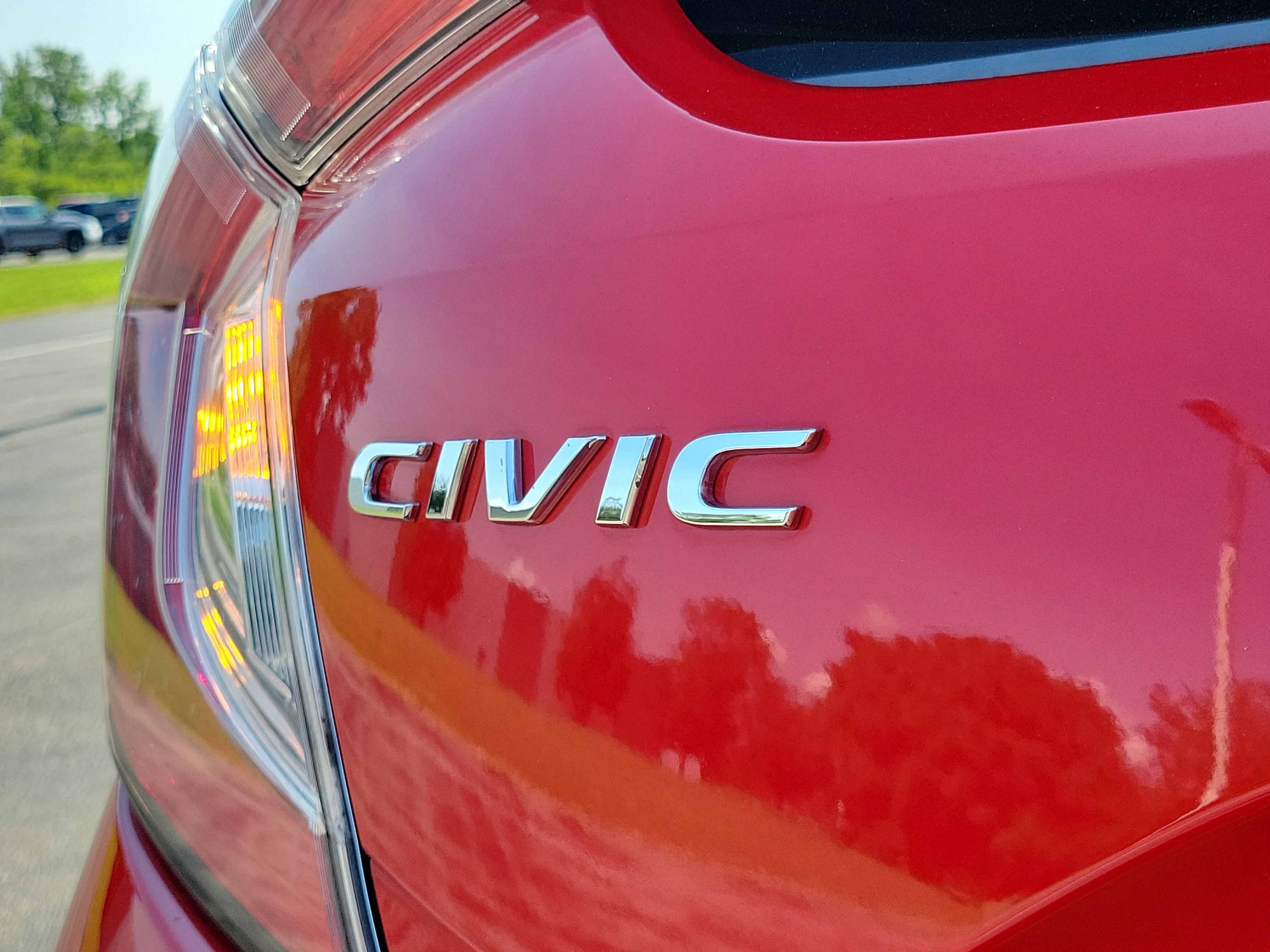Used 2017 Rallye Red Honda Sport image 6