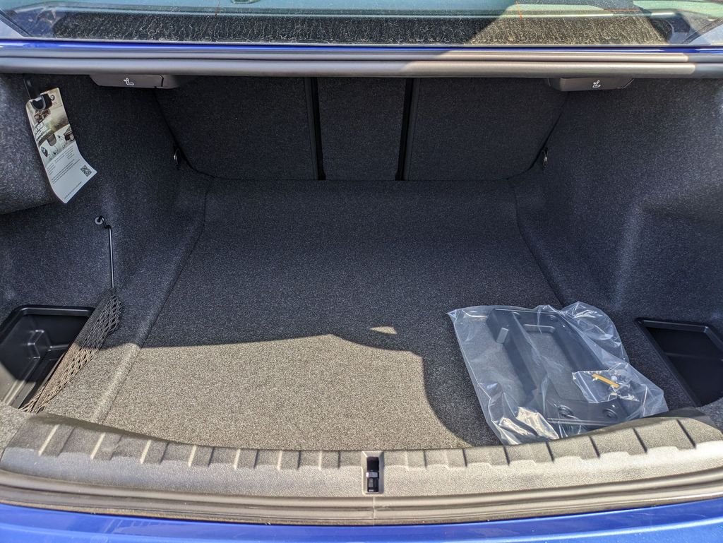 2025 BMW 3 Series 330i - Photo 23