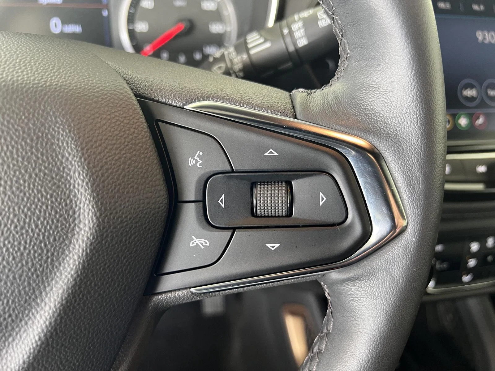 Used 2023 Sterling Gray Metallic Chevrolet ACTIV image 10
