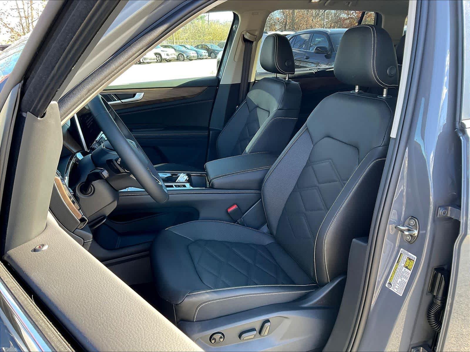 2026 Volkswagen Atlas SE w/Tech - Photo 11