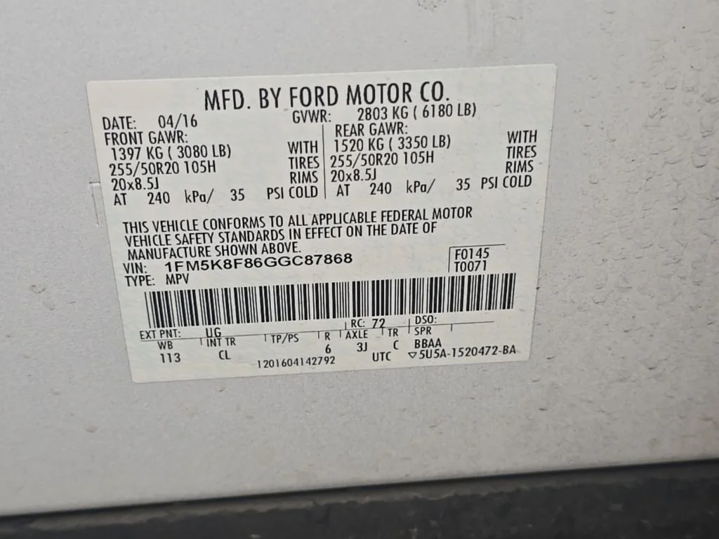 Used 2016 White Platinum Clearcoat Metallic Ford Limited image 21