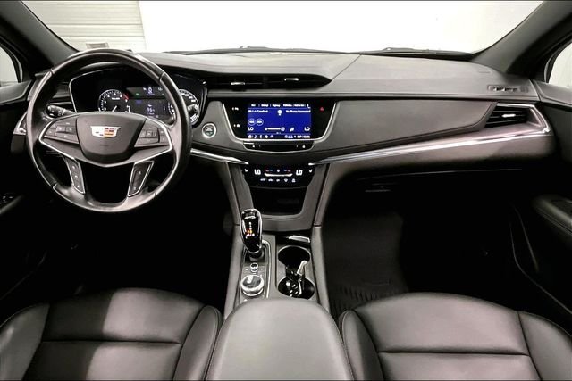 Used 2022 Dark Moon Blue Metallic Cadillac Luxury image 18