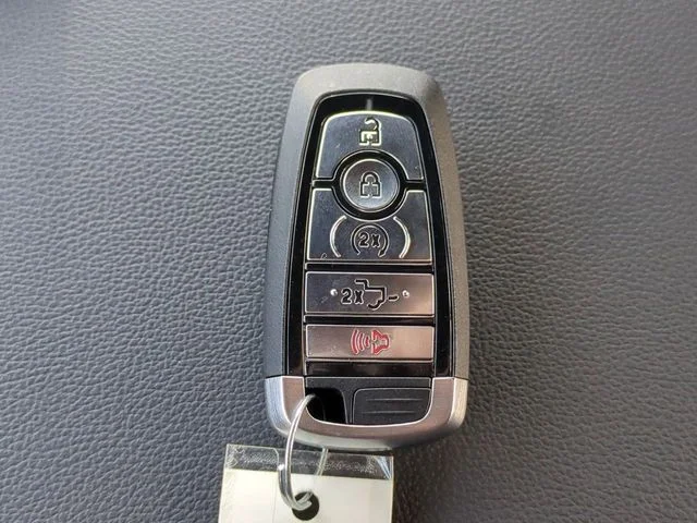 New 2026 Ruby Red Metallic Tinted Clearcoat Ford XLT image 28