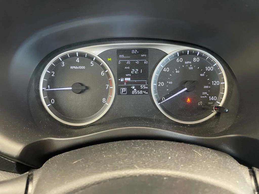 Used 2023 Gray Nissan S image 7