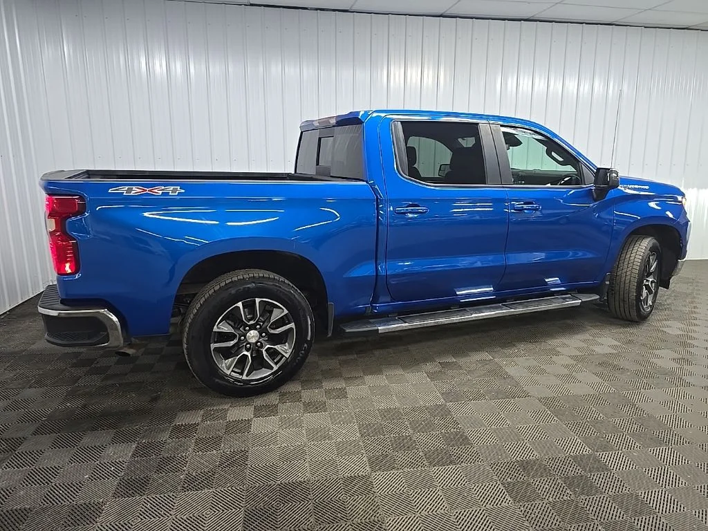 Used 2024 Blue Chevrolet LT image 3