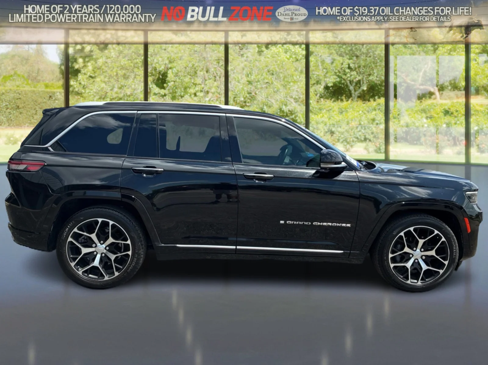 Certified Used 2022 Diamond Black Jeep Summit Reserve image 6