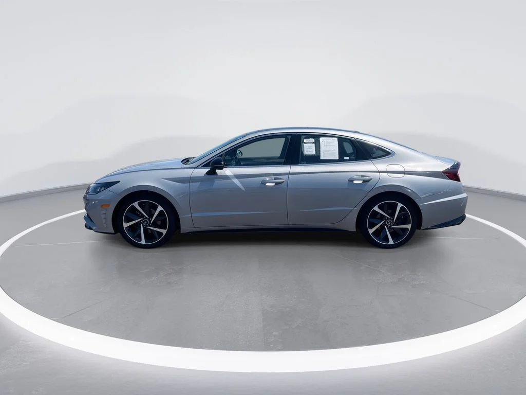 Used 2023 Silver Hyundai SEL Plus image 5