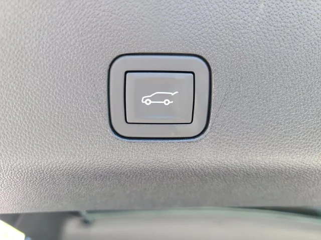 2026 Chevrolet Suburban LT - Photo 13