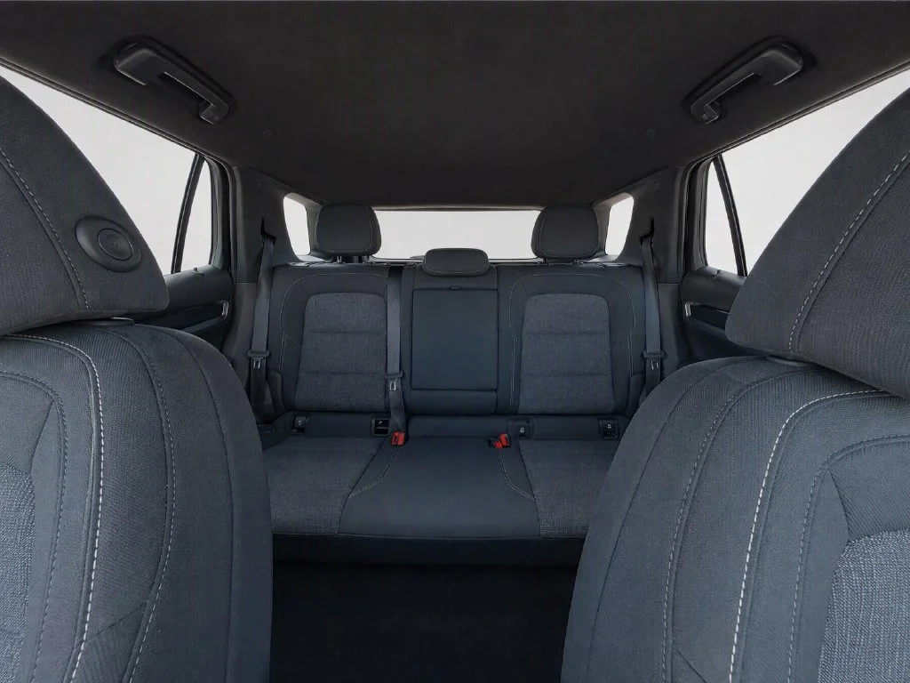 Used 2025 Silver GMC Elevation image 33