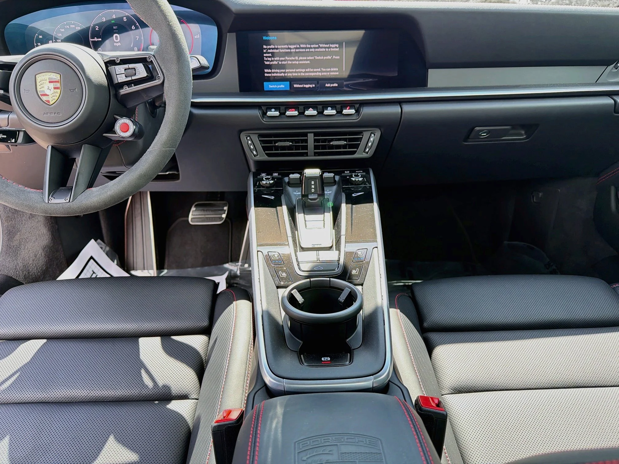 2026 Porsche 911 GTS - Photo 18
