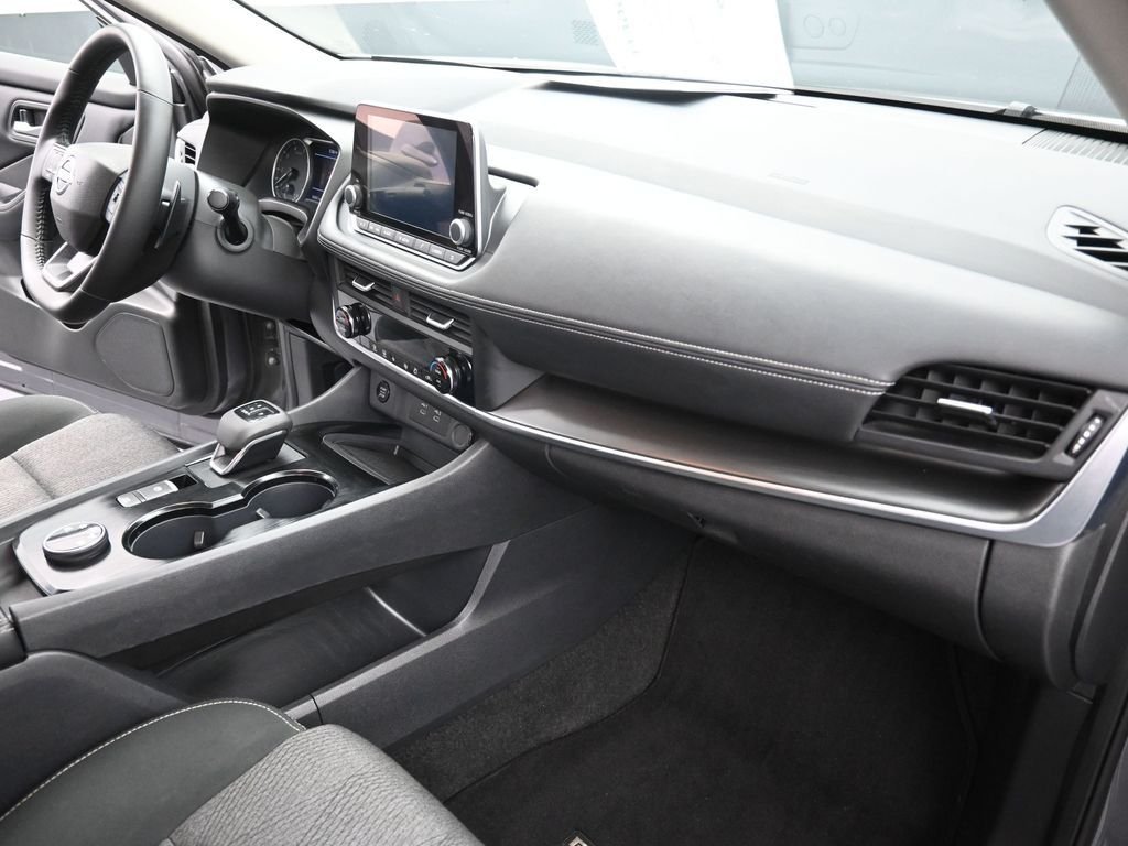 Used 2025 Gray Nissan SV image 16