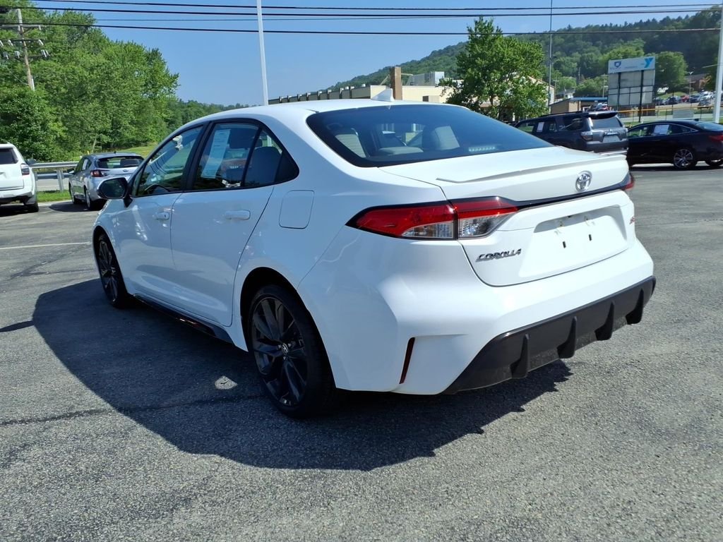 Used 2024 Ice Cap Toyota SE image 7